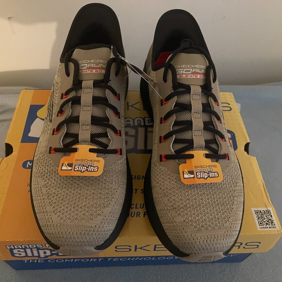 Men's Skechers Hands Free Slip Ins Go Run Elevate 2.0 Size 11 NIB (RETAIL 125) - Picture 3 of 10